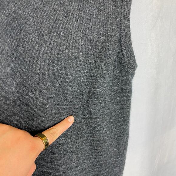 Men's Large Cashmere Boutique 100% Cashmere Gray V-Neck Sweater Vest - Picture 4 of 7